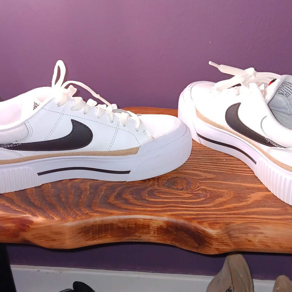 Nike Court Legacy Left White and Black Sneakers - Picture 5 of 11